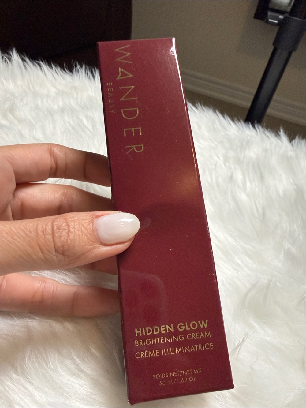 Wander Beauty Hidden Glow Brightening Cream - Burgundy Box